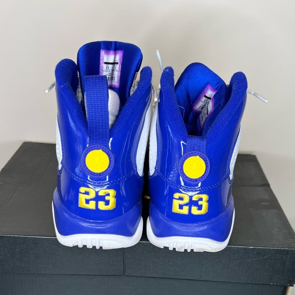 Jordan Lakers 9s great condition. Size 6y or 8w - Picture 2 of 2
